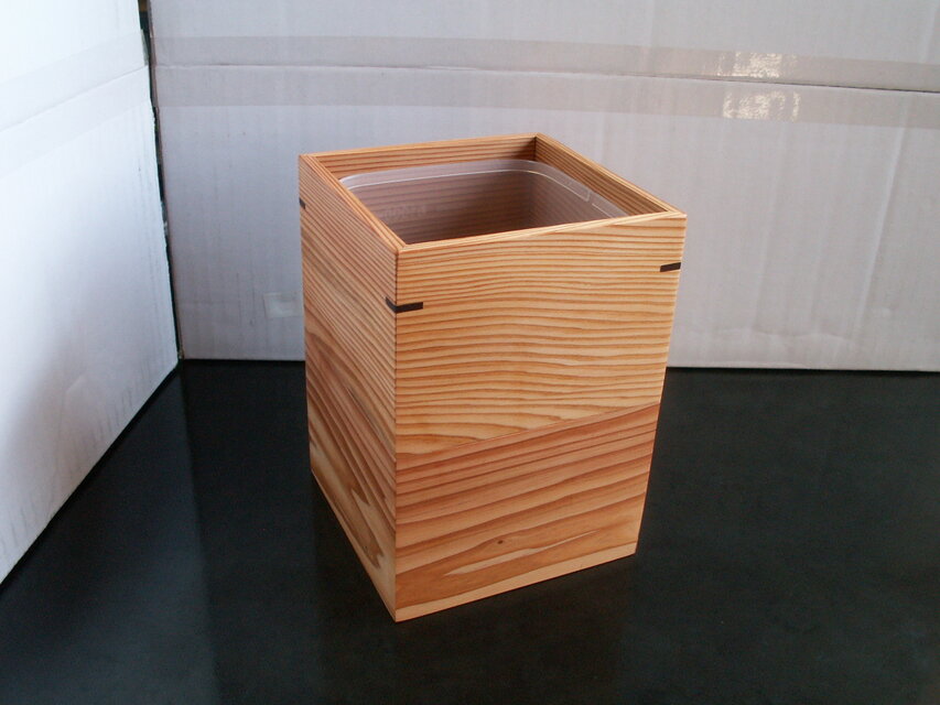 New○屋久杉 無垢 蓋付き卓上ゴミ箱（便利な内ケース付