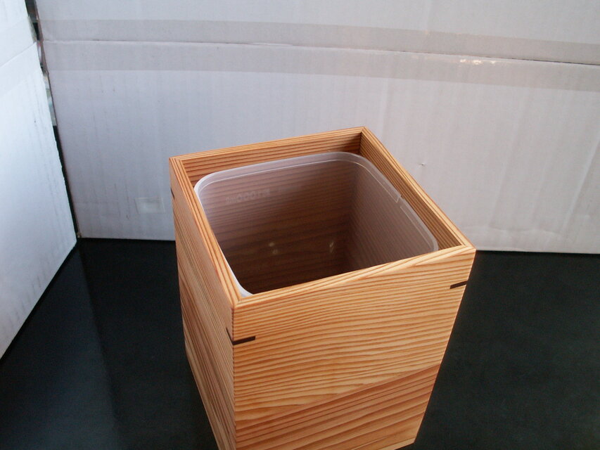 New○屋久杉 無垢 蓋付き卓上ゴミ箱（便利な内ケース付