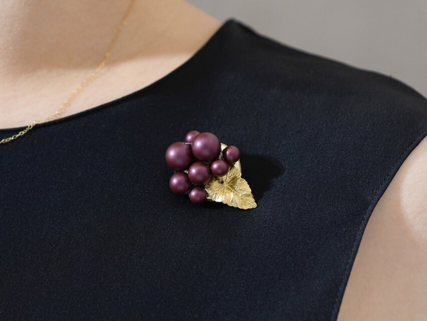 【ブローチ】ヴィンテージな真鍮 リーフ/葉っぱ付 お花・マットグレープ　紫　パープル