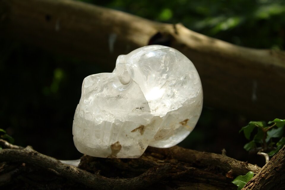 水晶スカルNo.2615 水晶 スカル サイズ大 | iichi 日々の暮らしを心地よくする