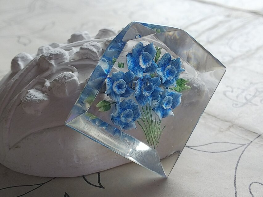ヴィンテージ　ルーサイト製　BlueｰFlowerブローチ（約51×45㎜）