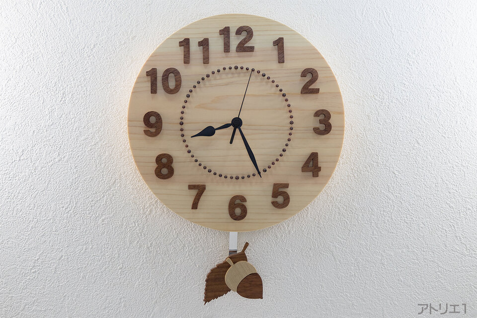 四季を楽しむ檜の振り子時計 | iichi 日々の暮らしを心地よくする