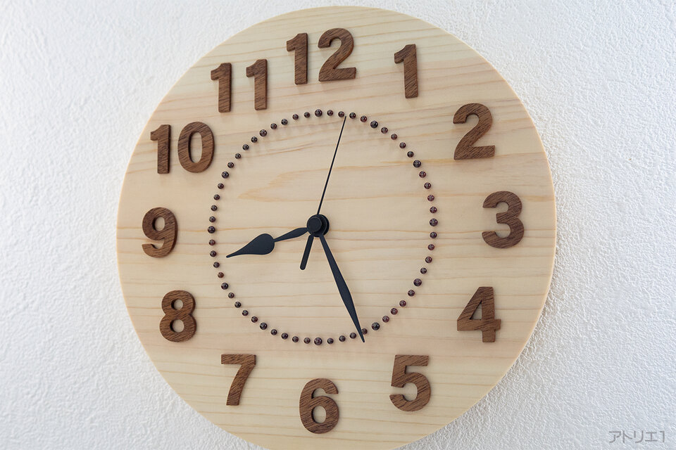 四季を楽しむ檜の振り子時計 | iichi 日々の暮らしを心地よくする