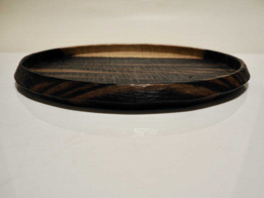 黒柿の八寸五分丸盆 | iichi 日々の暮らしを心地よくする