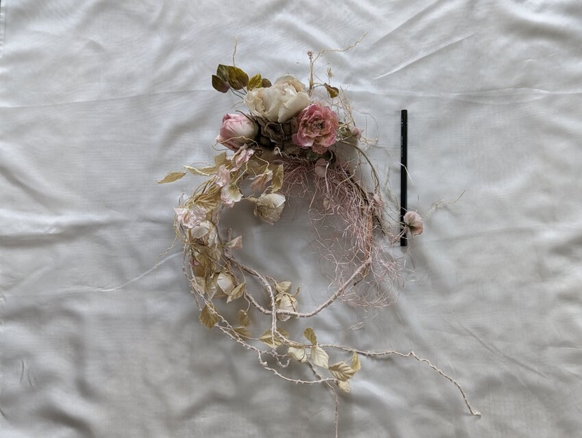 布花 バラいっぱいの丸いリース / 00063 | iichi 日々の暮らしを