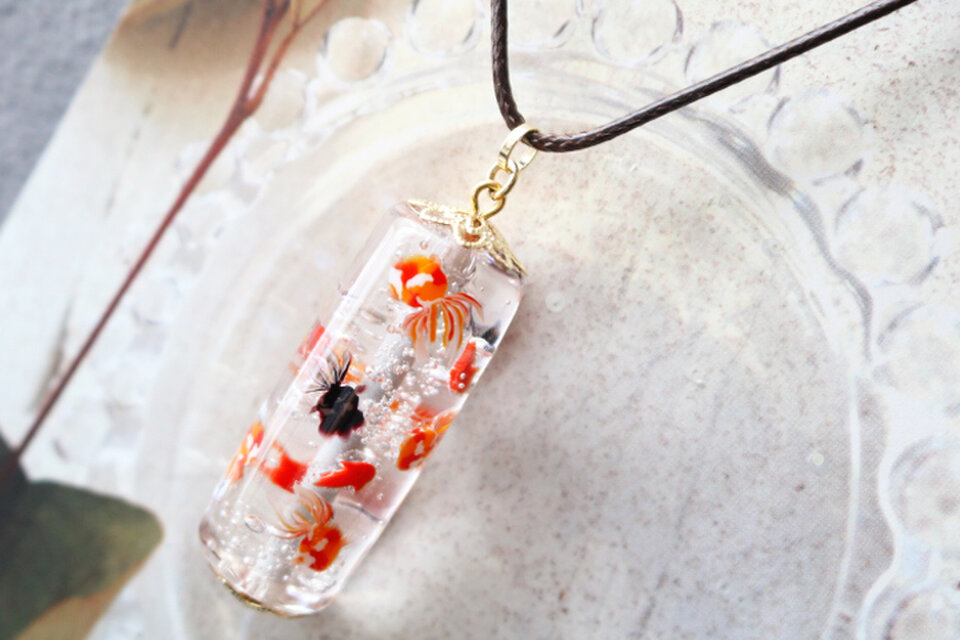 ＊期間限定SALE＊金魚のとんぼ玉　アクアリウムペンダント（ガラス玉）