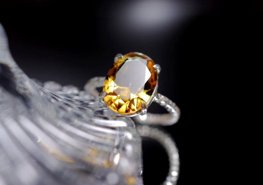 新作 ☆レア☆『ズルタナイト』の世界でひとつの天然石リングsilver925