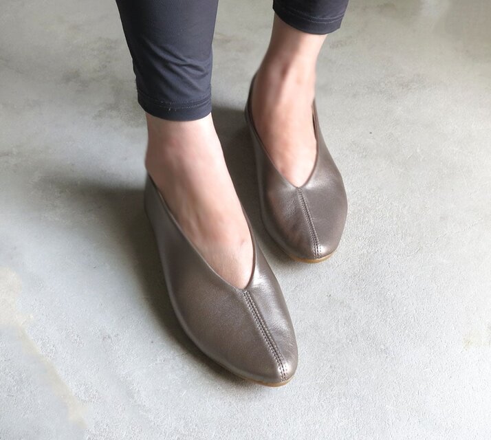 【シックな輝き！】ライトブロンズの本革パンプス ❄︎made in Japan❄︎