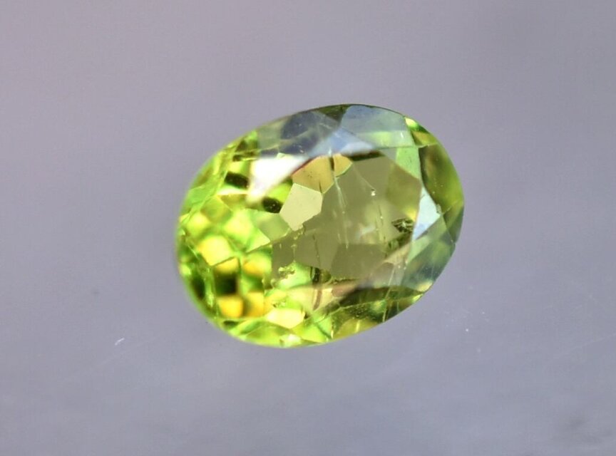 1.5 ct☆ファセットカット ペリドットs893 | iichi 日々の暮らしを