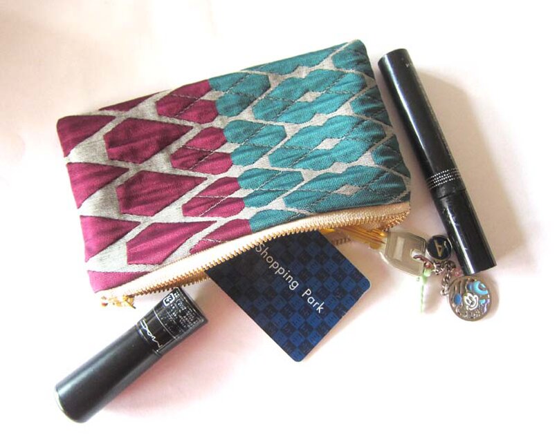 特別英国高級生地 grisaille　Bポーチ　コスメ入れ　カード入れ　薬入れ　キーケース　デバイス入れ