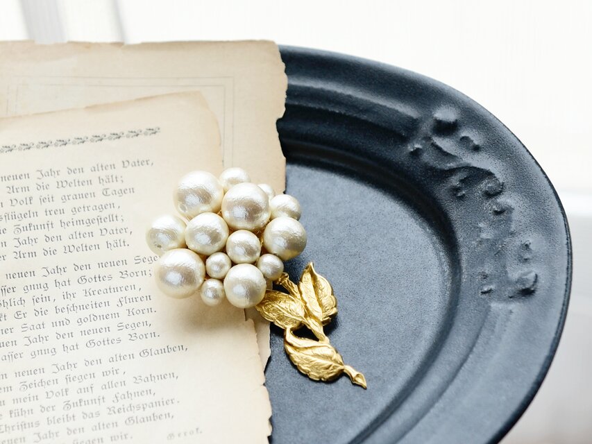 ブローチ】コットンパール 一輪のお花・中 | iichi 日々の暮らしを