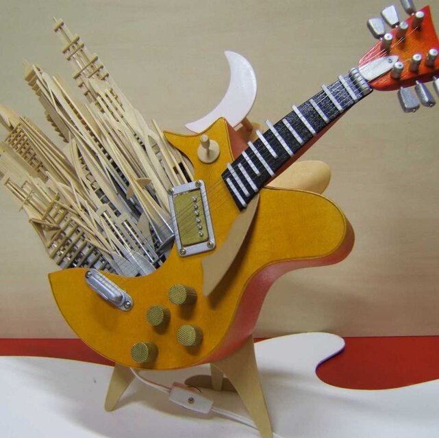 ハンドメイドで装飾したギター-商品の画像