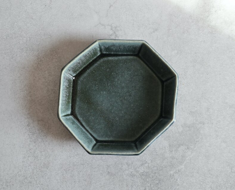 深緑釉の八角プレート皿