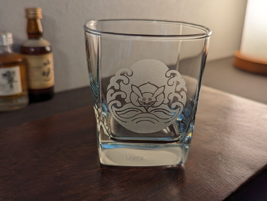 浪に月に兎紋　ロックグラス