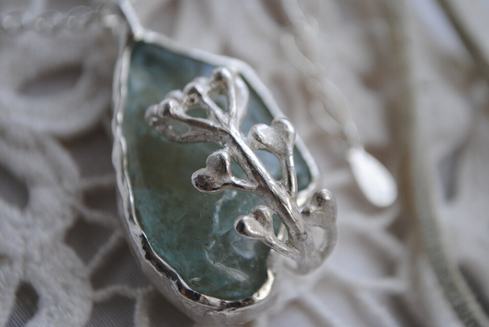 「ぺんぺん草の思ひ出」ペンダント（革紐とチェーン付き）