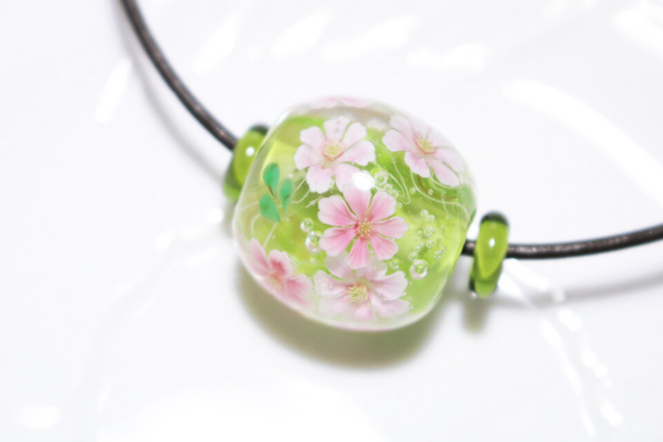 ※長期在庫SALE（20％オフ）コスモスのとんぼ玉（ガラス玉）