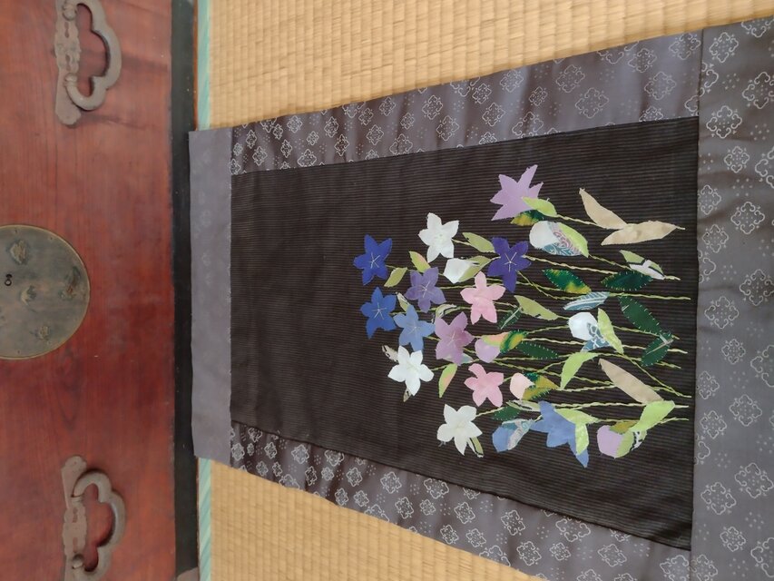 再出品　ヴィンテージ着物から、桔梗タペストリーへ
