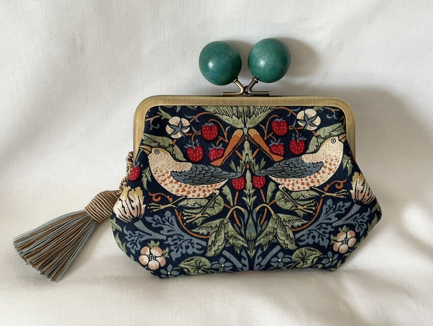 ウイリアムモリス　いちご泥棒　大きい木玉親子がま口ミニ財布　