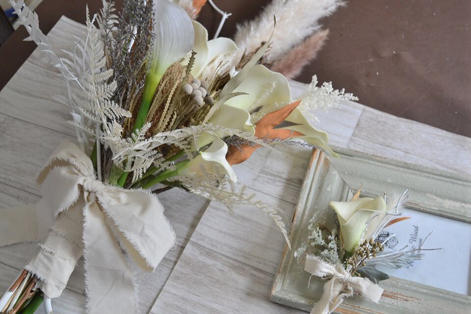 パンパスとカラーの秋クラッチブーケ＊ブートニア | iichi 日々の