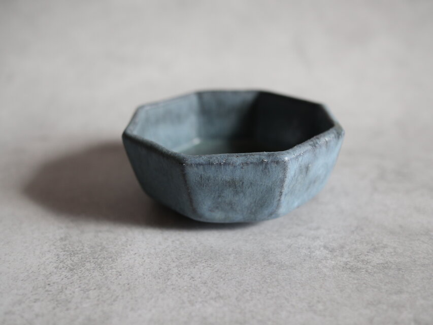 八角形の小鉢　朝もや