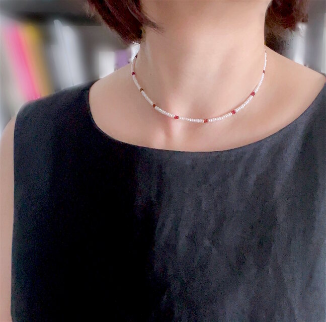 小粒ケシパールとルビーを使ったチョーカーネックレス　K14gf