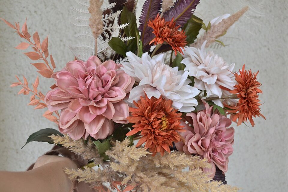 テラコッタのダリア秋クラッチブーケ*ブートニア | iichi 日々の テラコッタのダリア秋クラッチブーケ*ブートニア | iichi 日々の