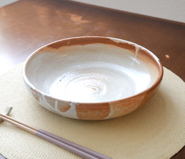 チタンマット釉の大鉢