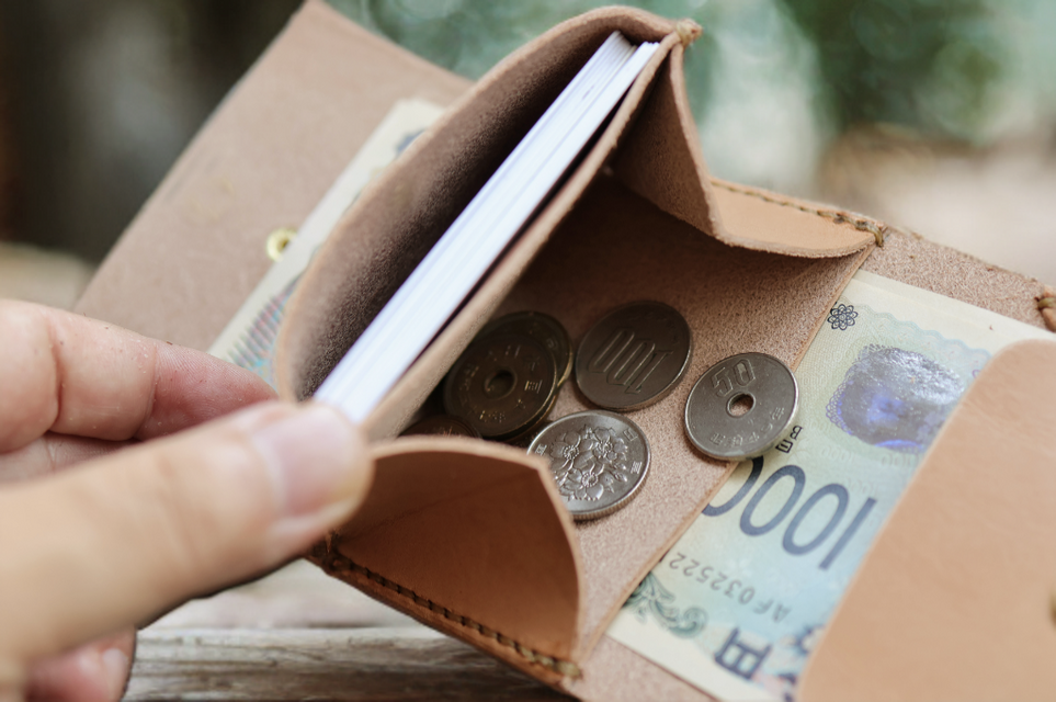 サドルレザーの財布 15 栃木レザー 二つ折り 財布 バイカーズウォレット ヌメ本革 黒