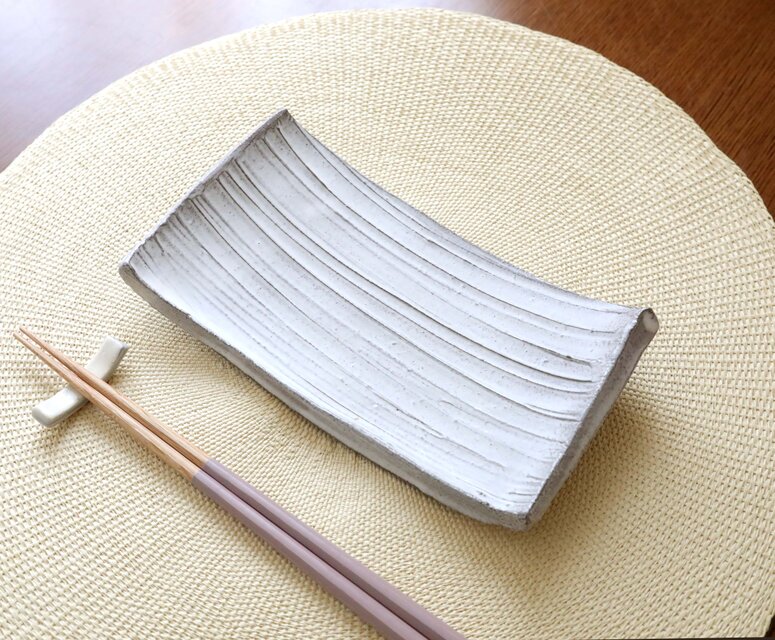 【SALE】黒御影土と白マット釉の板皿 ＊ medium