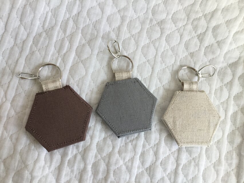 スラちゃん　日産マーチ　刺繍アート作品キーホルダーセット suzukiseigo1.jpg?v=1727930498