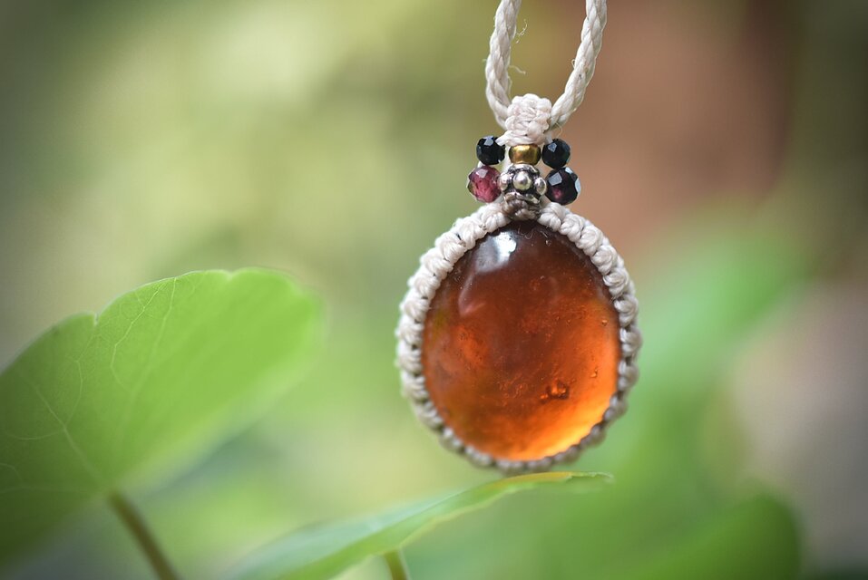 魅惑の紅☆ヘソナイトガーネット☆マクラメネックレス1218 | iichi