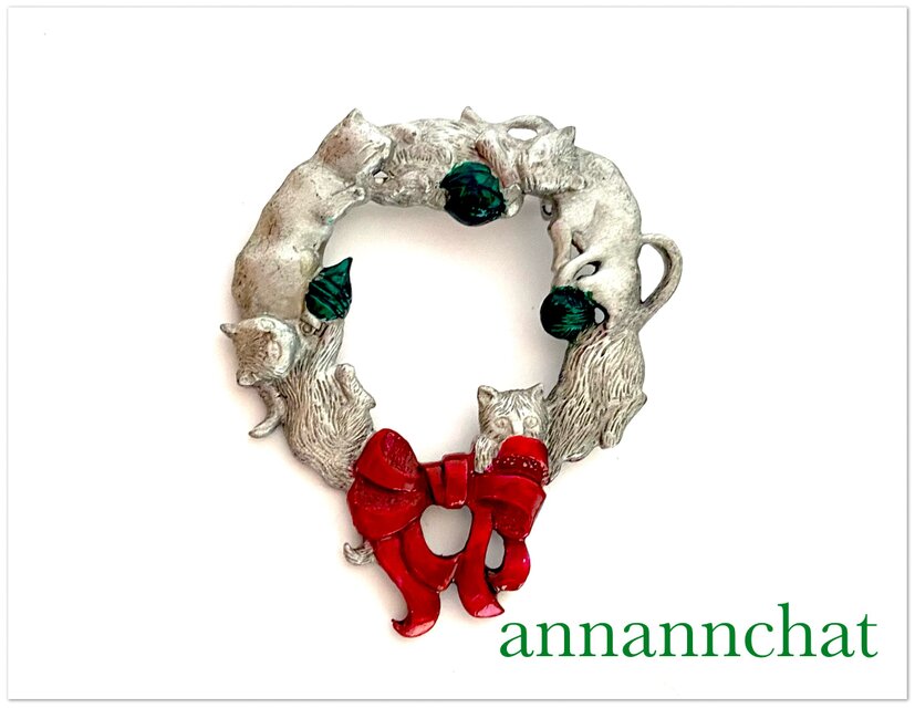 【稀少　ヴィンテージ　クリスマスリース　　猫　の　ブローチ】クリスマス