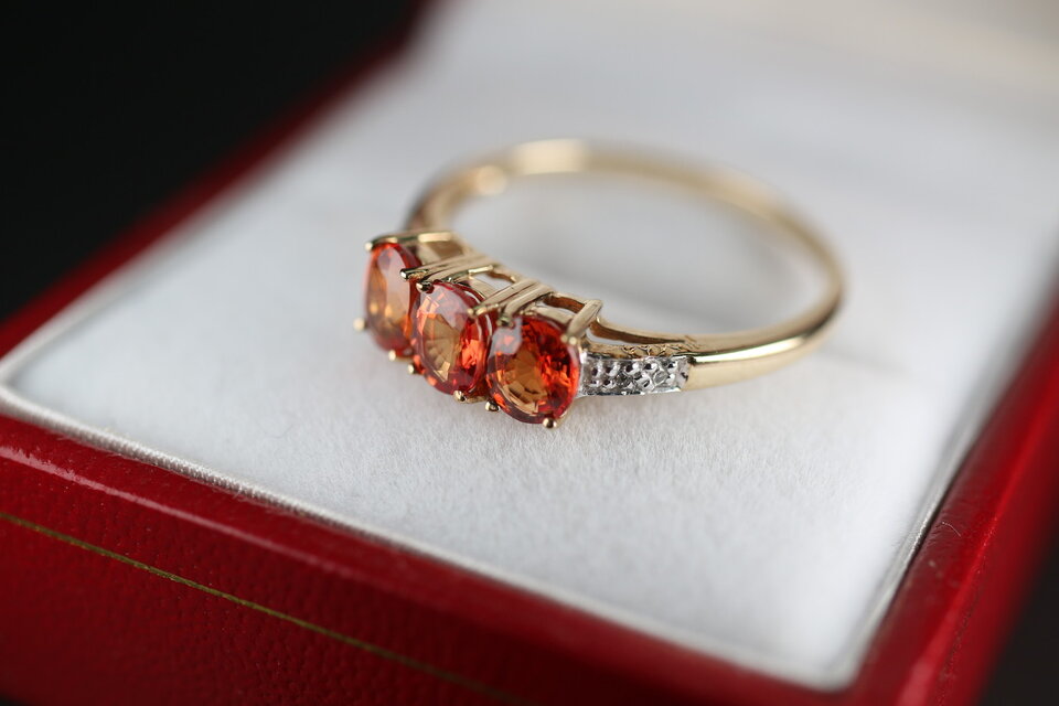 ゴールド 英国 ビンテージ オレンジ サファイア ヴィンテージ 指輪