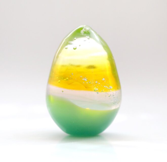 ガラスの雫の小さなオブジェ 「spring flower garden」 ＊ １