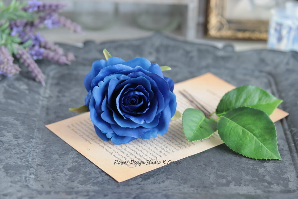 薔薇と葉っぱの髪飾り（青/ブルー） 青 青い薔薇 髪飾り ブルー