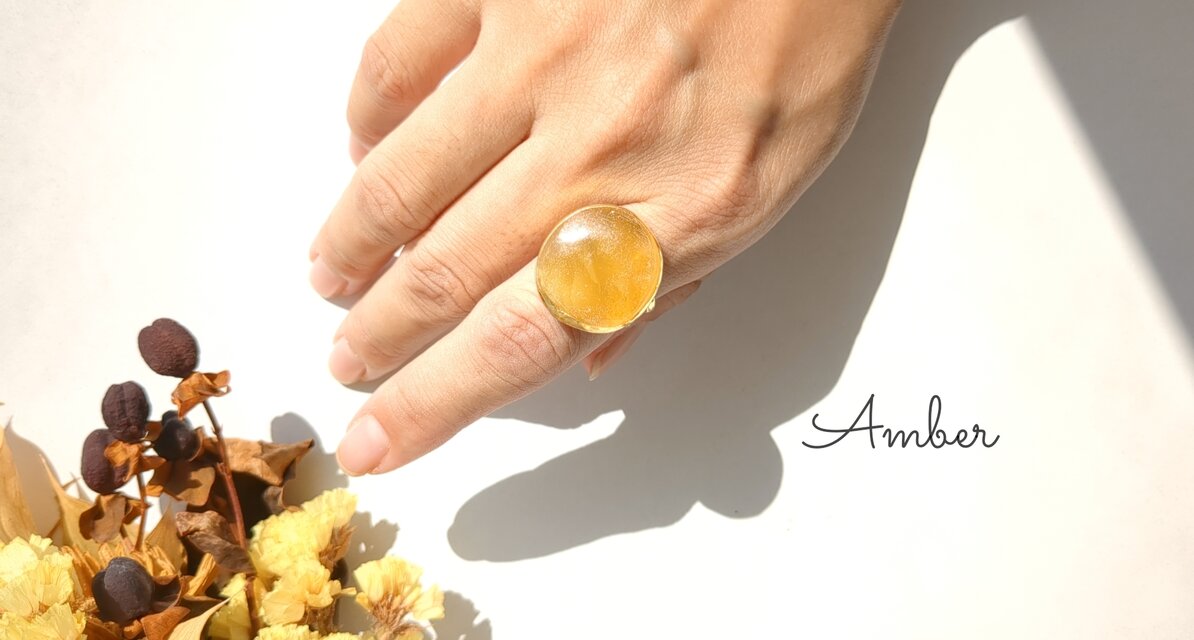 最新作「Amber」の世界でひとつの天然石リング