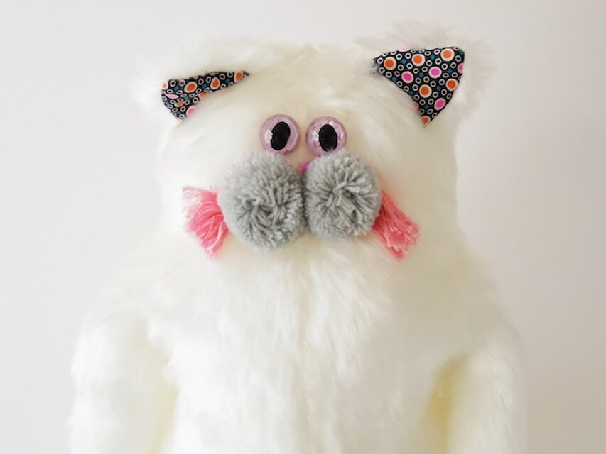 モフモフねこぐるみ ／しろ