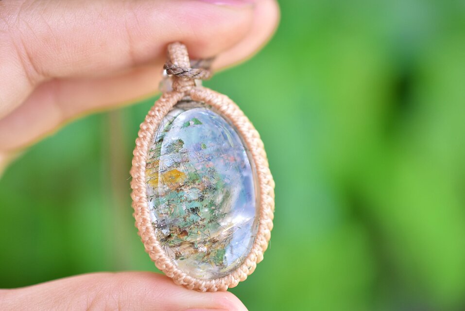 緑の共存☆ガーデンルチルクォーツ マクラメネックレス1268 | iichi