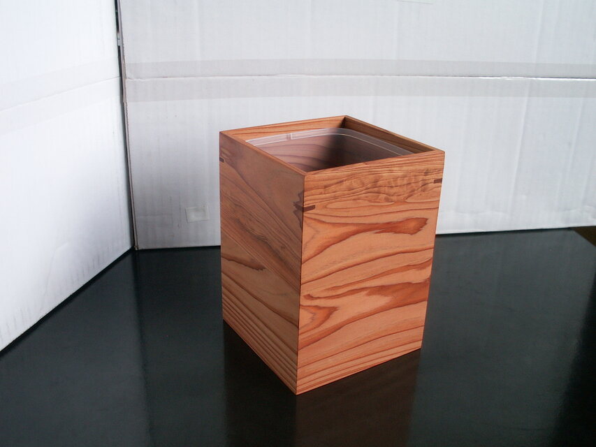New●屋久杉　無垢　卓上ゴミ箱（便利な内ケース付）ダストボックス　K461