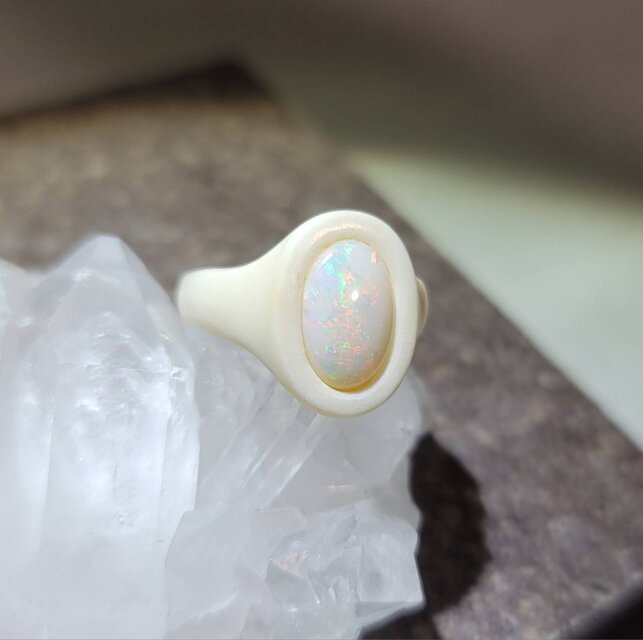 鹿の角 ホワイトオパールのリング 約10.5～11号
