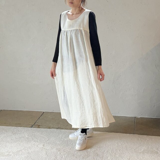 リネン100％ アシンメトリー エプロン ギャザー ワンピース/white オフ