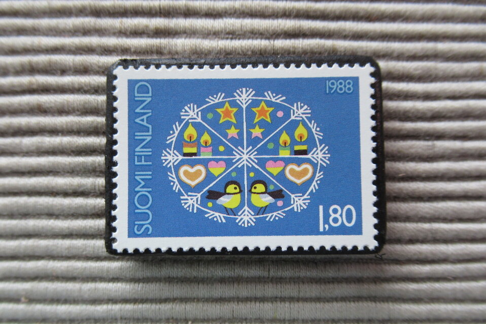 フィンランド　クリスマス切手ブローチ8975