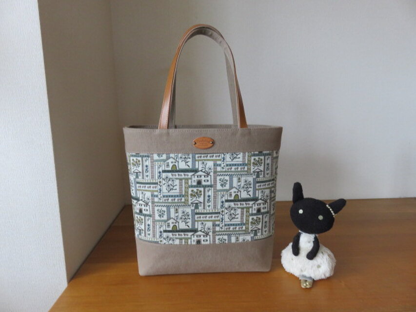 リバティ　ウルスリとバイオウオッシュ帆布を使ったお出かけトートバッグ （小さめ）