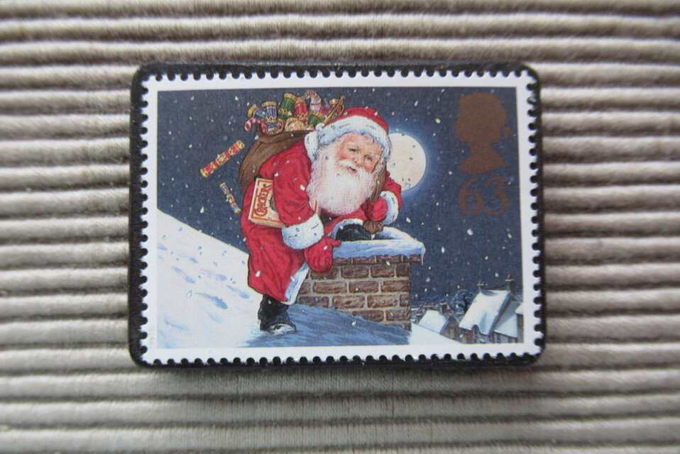 イギリス　クリスマス切手ブローチ 9000
