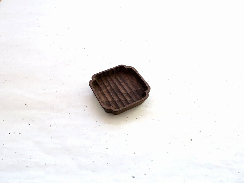 入隅 豆我谷盆 栗 9×9×2cm 栗渋染め | iichi 日々の暮らしを心地よく