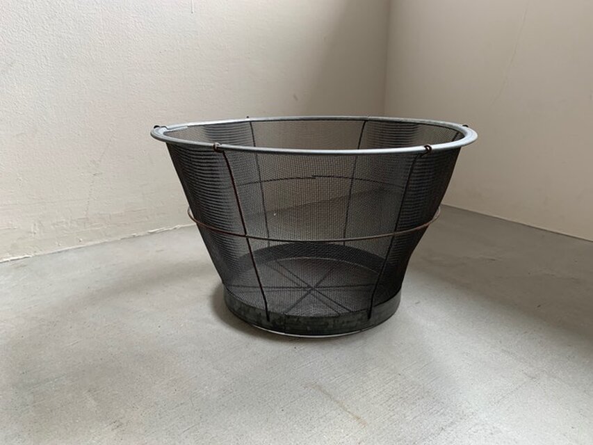 アイアンメッシュバスケット | iichi 日々の暮らしを心地よくする