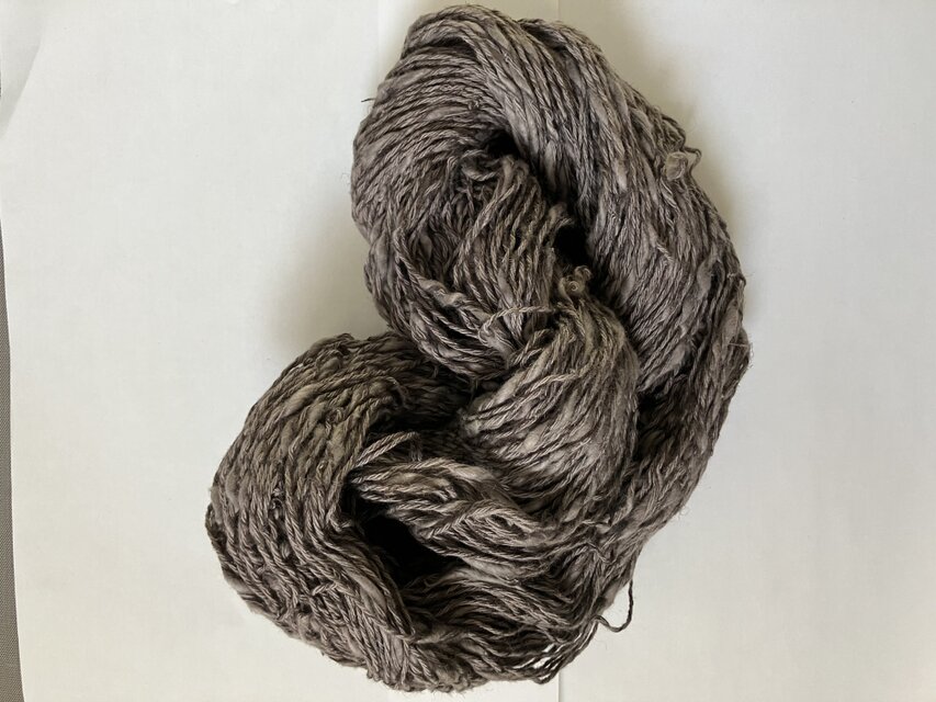 草木染め糸　ぬるで染め綿糸