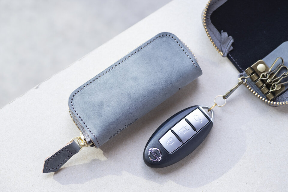 プルアップレザー 銀磨り グレー 4連キーケース スマートキー 大人のパステルカラー 鍵 カギ apo-16cpu