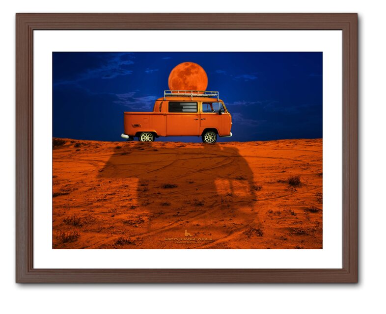 額付アート写真/A3サイズ】ORANGE TRUCK CARRYING THE MOON（月を運ぶ