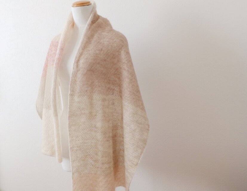 カラーブロックのモヘアニットストール